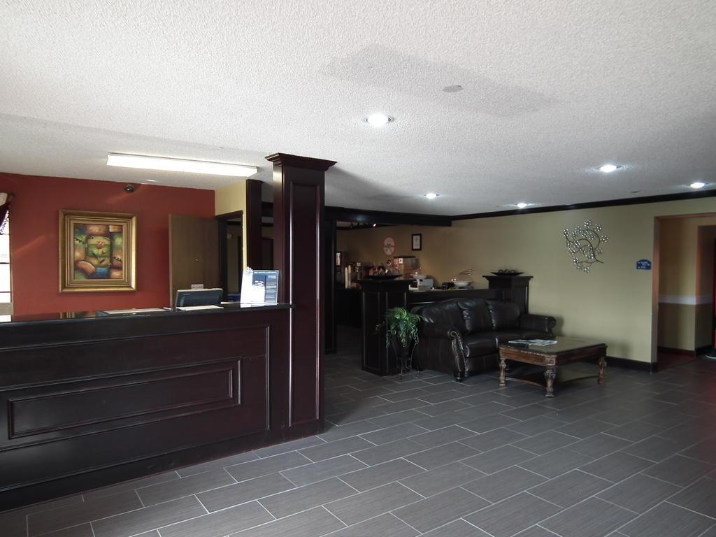โฮเวอร์ด จอห์นสัน บาย วินด์แฮม นิวบรันเฟลส์ Hotel นิวบราวน์เฟลส์ ภายนอก รูปภาพ