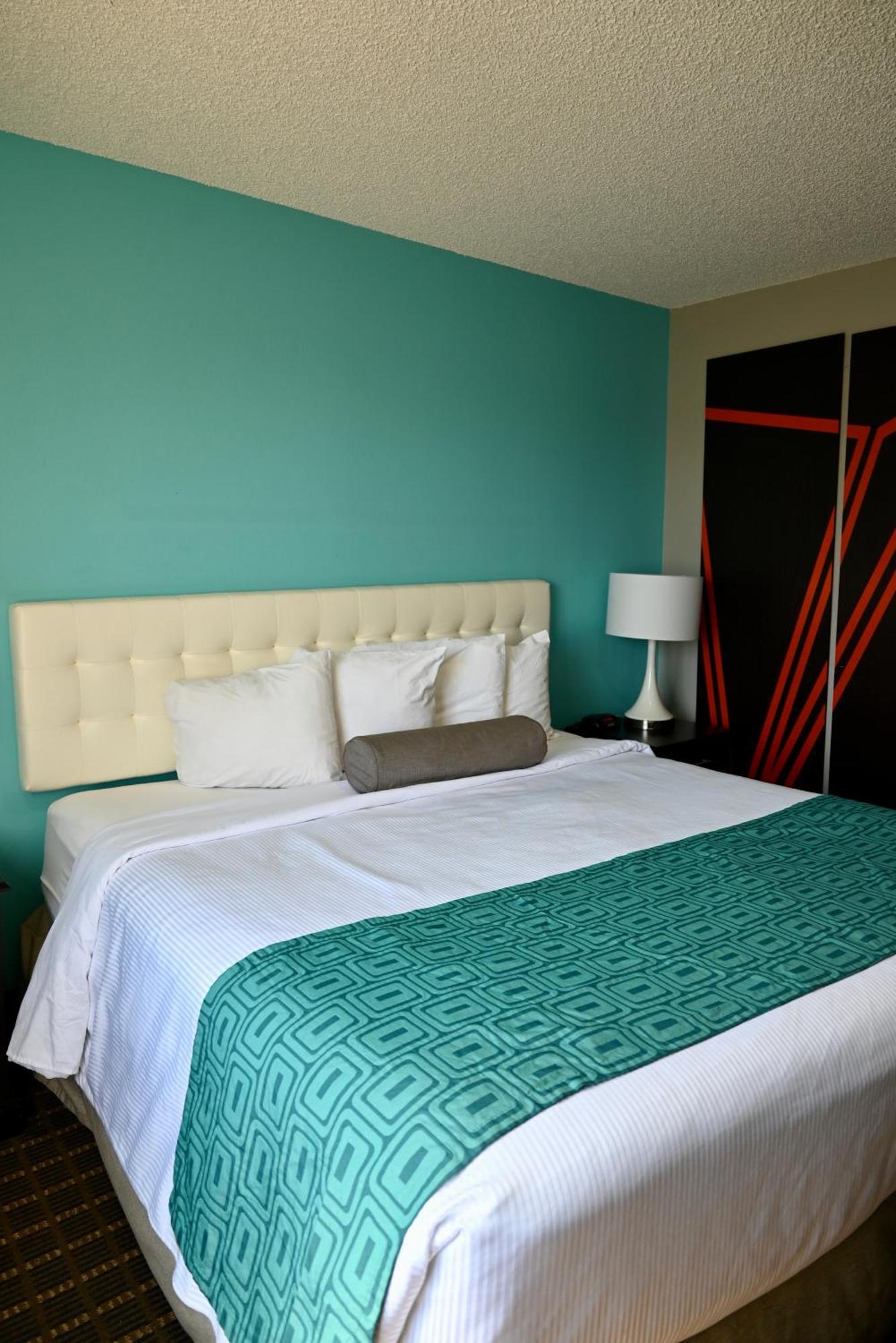 โฮเวอร์ด จอห์นสัน บาย วินด์แฮม นิวบรันเฟลส์ Hotel นิวบราวน์เฟลส์ ภายนอก รูปภาพ